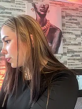 lunacandy 0 online show from April 16, 2026, 9:39 pm