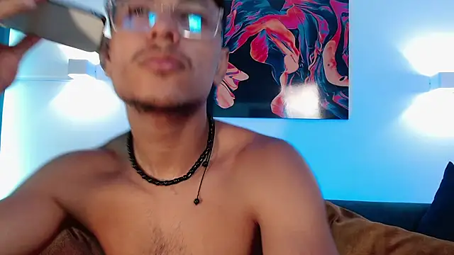 Vezzx online show from April 9, 2026, 6:36 pm