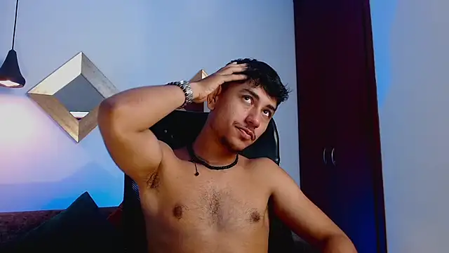 Vezzx online show from April 16, 2026, 6:52 pm