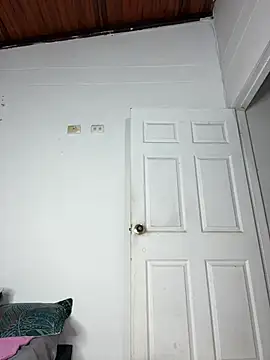 Trixie pop online show from April 6, 2026, 12:06 am