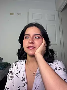 Trixie pop online show from April 7, 2026, 12:12 am