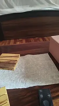 xyz 2giT online show from April 13, 2026, 5:33 am