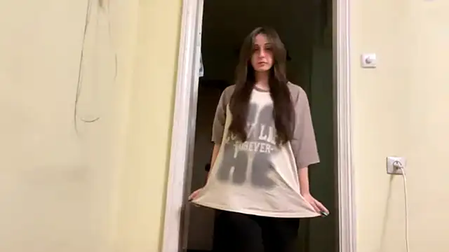 Snapshot of sakuraabloom7 chatting on April 5, 2026, 5:08 pm sakuraabloom7 online show from April 5, 2026, 5:08 pm