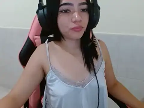 lina seduce online show from March 17, 2026, 4:04 am