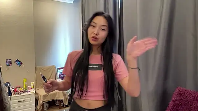 Snapshot of SinaGervasi chatting on April 1, 2026, 7:20 am SinaGervasi online show from April 1, 2026, 7:20 am