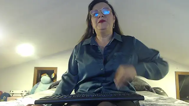 Malu 617 online show from March 23, 2026, 4:23 am