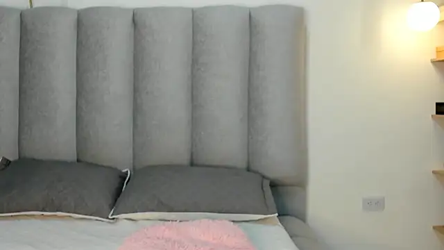 Snapshot of Valentina_lux1 chatting on May 23, 2026, 3:44 pm Valentina lux1 online show from May 23, 2026, 3:44 pm