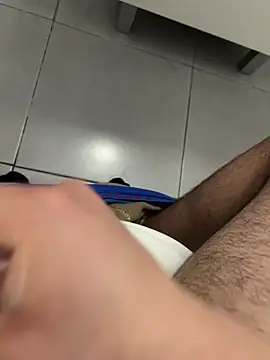 maxhot695 online show from March 29, 2026, 12:34 am