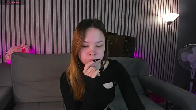 Lori Bllossom online show from April 7, 2026, 1:07 am