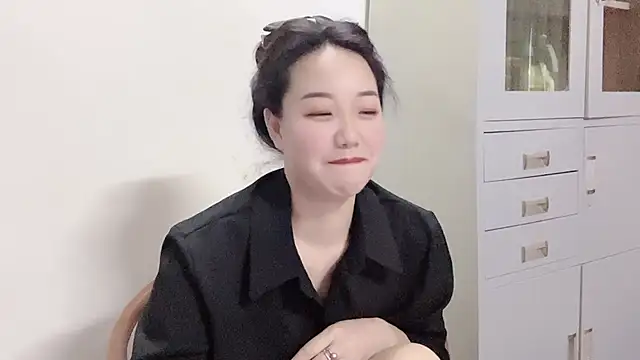 Yueyue-788 online show from April 8, 2026, 6:37 am