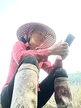 NIANIAKUTE online show from April 8, 2026, 9:33 am