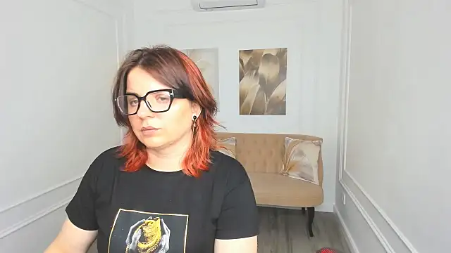 Snapshot of AmeliaDateri chatting on May 4, 2026, 10:40 am AmeliaDateri online show from May 4, 2026, 10:40 am