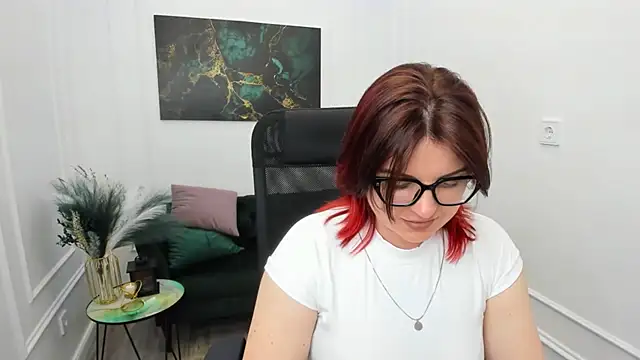 Snapshot of AmeliaDateri chatting on May 2, 2026, 11:04 am AmeliaDateri online show from May 2, 2026, 11:04 am
