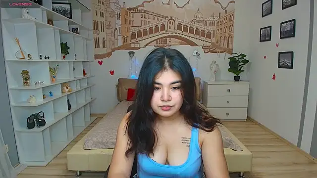 Snapshot of AlicaMayer chatting on April 20, 2026, 8:17 am AlicaMayer online show from April 20, 2026, 8:17 am