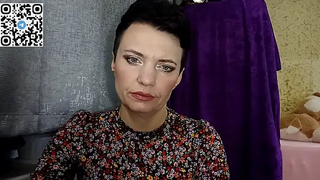 HotMamaQueen234 online show from April 6, 2026, 7:15 pm