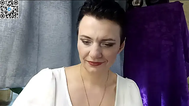 Snapshot of HotMamaQueen234 chatting on April 19, 2026, 1:12 pm HotMamaQueen234 online show from April 19, 2026, 1:12 pm