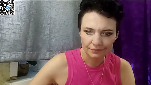 Snapshot of HotMamaQueen234 chatting on April 27, 2026, 3:54 pm HotMamaQueen234 online show from April 27, 2026, 3:54 pm
