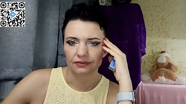 HotMamaQueen234 online show from March 31, 2026, 7:16 pm