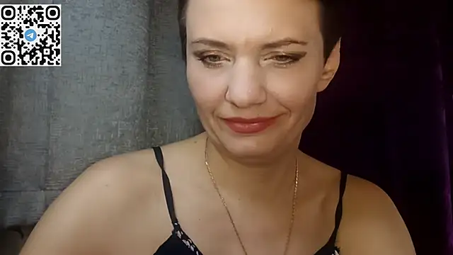 HotMamaQueen234 online show from April 13, 2026, 7:18 pm