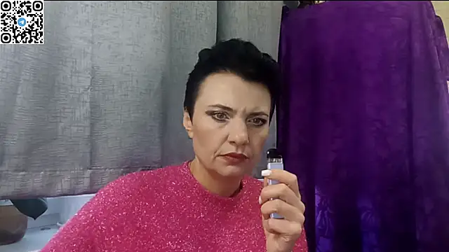 Snapshot of HotMamaQueen234 chatting on April 21, 2026, 1:39 pm HotMamaQueen234 online show from April 21, 2026, 1:39 pm