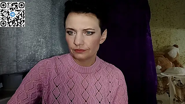 HotMamaQueen234 online show from April 7, 2026, 7:15 pm