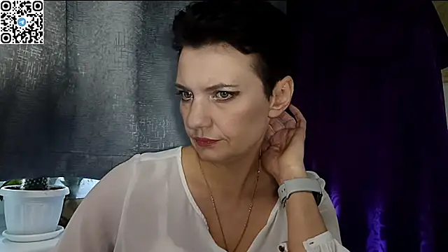 Snapshot of HotMamaQueen234 chatting on May 11, 2026, 1:12 pm HotMamaQueen234 online show from May 11, 2026, 1:12 pm