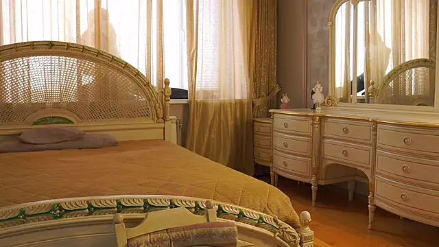 AlinaGach online show from April 13, 2026, 3:10 am