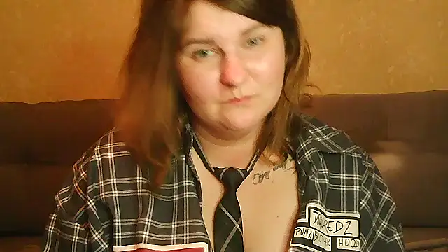 Snapshot of Minisstra chatting on April 1, 2026, 6:05 pm Minisstra online show from April 1, 2026, 6:05 pm