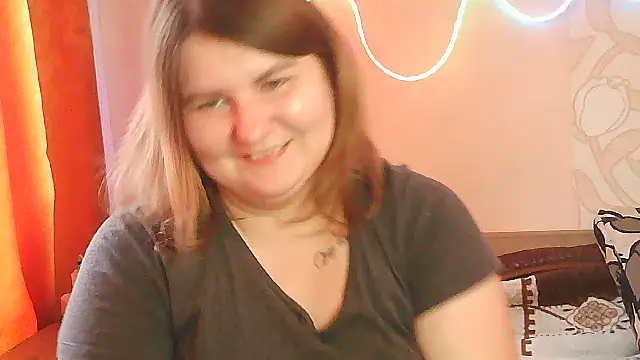 Snapshot of Minisstra chatting on April 10, 2026, 12:12 pm Minisstra online show from April 10, 2026, 12:12 pm