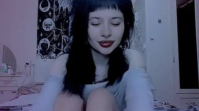 Snapshot of AllisonDeetz chatting on April 19, 2026, 9:17 pm AllisonDeetz online show from April 19, 2026, 9:17 pm