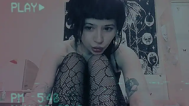 AllisonDeetz online show from April 3, 2026, 5:52 pm