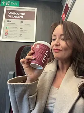 skarletthorne online show from April 14, 2026, 4:34 pm