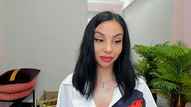 MissSiennaa online show from April 3, 2026, 6:20 am