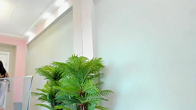 MissSiennaa online show from April 9, 2026, 5:42 am