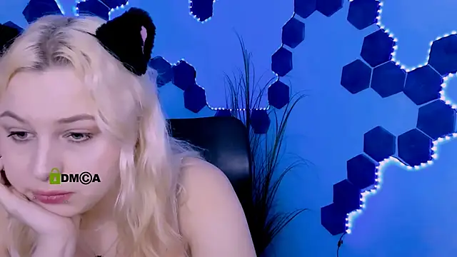 aria blaze  online show from April 1, 2026, 1:41 pm