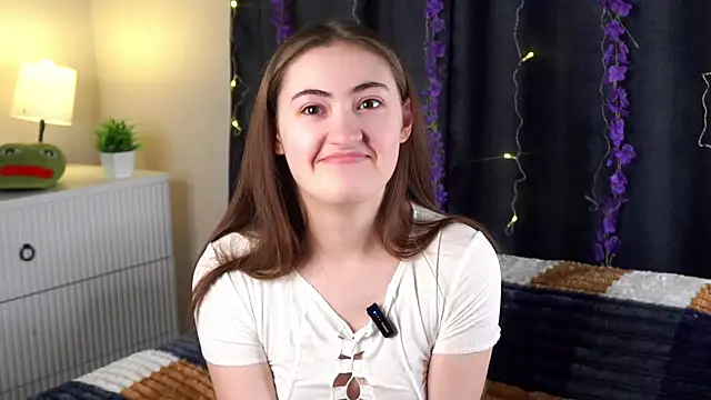 Snapshot of AllenGlas chatting on April 14, 2026, 12:43 pm AllenGlas online show from April 14, 2026, 12:43 pm