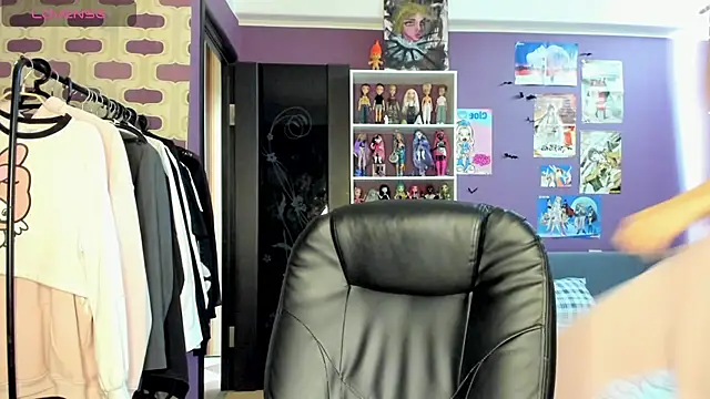 Snapshot of sweet_peach___ chatting on July 13, 2026, 1:32 pm sweet peach online show from July 13, 2026, 1:32 pm