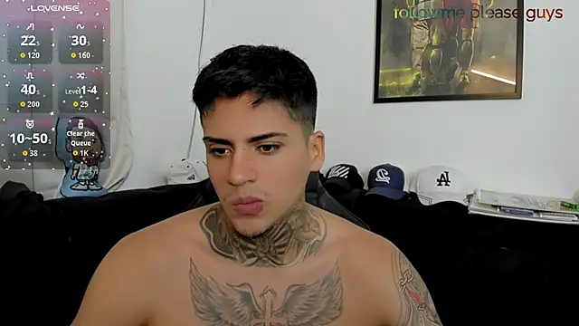 Snapshot of sweetlatinoboy chatting on April 17, 2026, 11:07 pm sweetlatinoboy online show from April 17, 2026, 11:07 pm