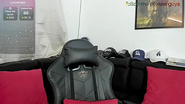 sweetlatinoboy online show from April 16, 2026, 11:11 am