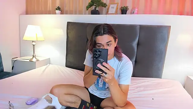 Snapshot of Keita_Moon chatting on April 13, 2026, 11:58 am Keita Moon online show from April 13, 2026, 11:58 am