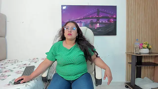 Reina Mia1 online show from April 16, 2026, 11:18 pm