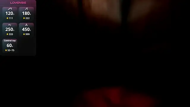 Snapshot of Reina_Mia1 chatting on May 21, 2026, 12:30 am Reina Mia1 online show from May 21, 2026, 12:30 am