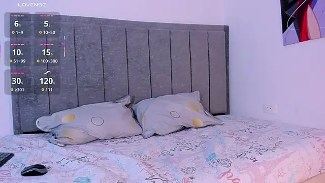 Reina Mia1 online show from March 19, 2026, 12:16 pm