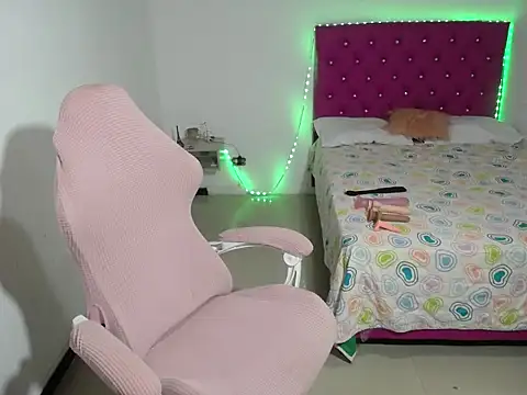 Snapshot of Pinkg_Fox10 chatting on March 30, 2026, 11:55 am Pinkg Fox10 online show from March 30, 2026, 11:55 am