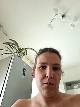 DeaEvy online show from April 15, 2026, 12:53 pm