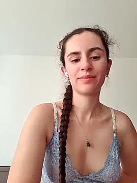 Snapshot of starlight_mo chatting on June 2, 2026, 3:12 pm starlight mo online show from June 2, 2026, 3:12 pm