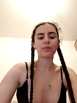 Snapshot of starlight_mo chatting on May 31, 2026, 7:25 pm starlight mo online show from May 31, 2026, 7:25 pm