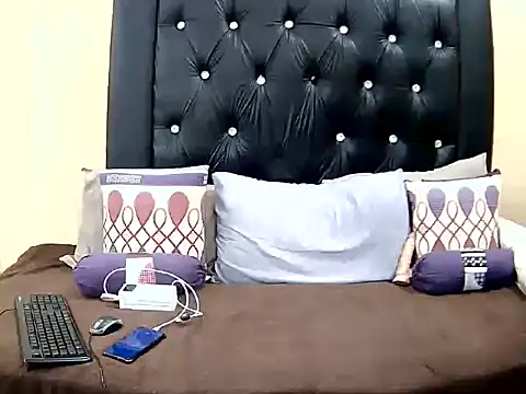 Snapshot of Blackberryxxx16 chatting on May 2, 2026, 5:18 pm Blackberryxxx16 online show from May 2, 2026, 5:18 pm