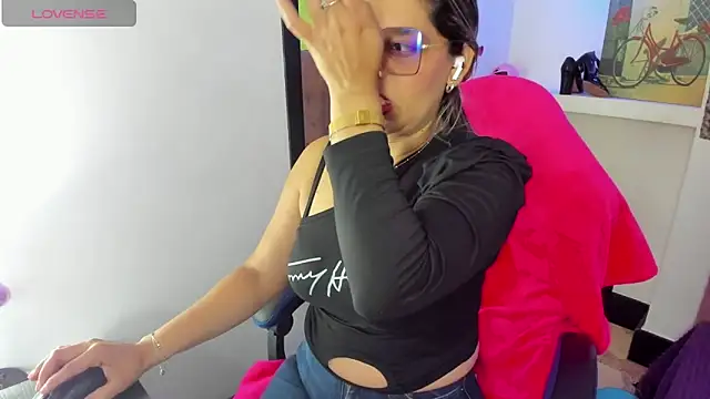 Snapshot of Melisa_14 chatting on March 24, 2026, 11:21 am Melisa 14 online show from March 24, 2026, 11:21 am