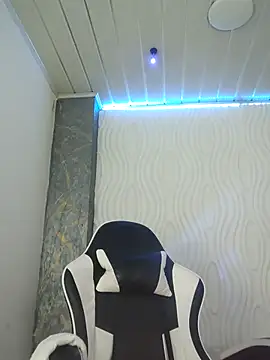 Snapshot of Melisa_14 chatting on April 16, 2026, 4:08 pm Melisa 14 online show from April 16, 2026, 4:08 pm